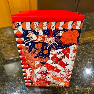 HERMES 2024 GIFT WRAP BAGS/BOXES various sizes. NEW in FACTORY SEALED PACKAGE!